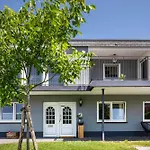 Haus Albi فالدكريش